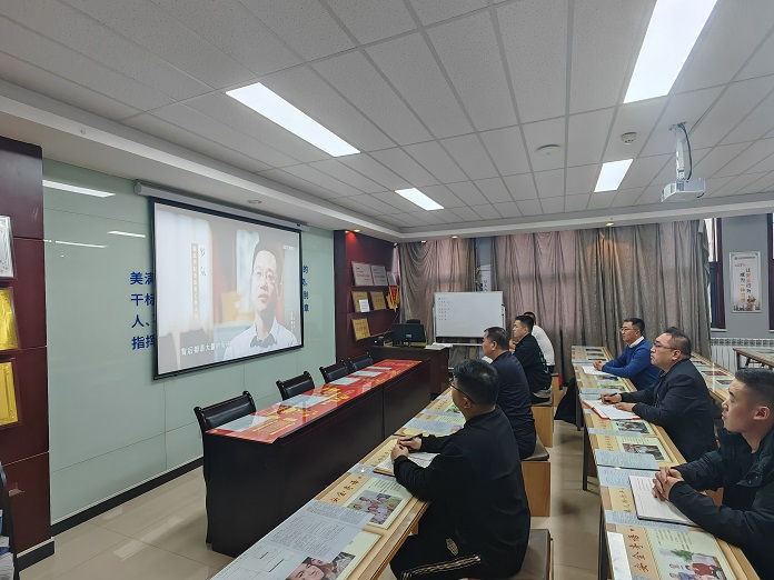 拍摄：任兴林  组织党员寓目《一连发力 纵深推进》专题片.jpg